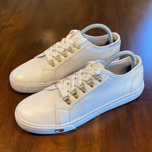 Tommy Hilfiger Luxe Women’s Low Top Lace Up Size 8.5M